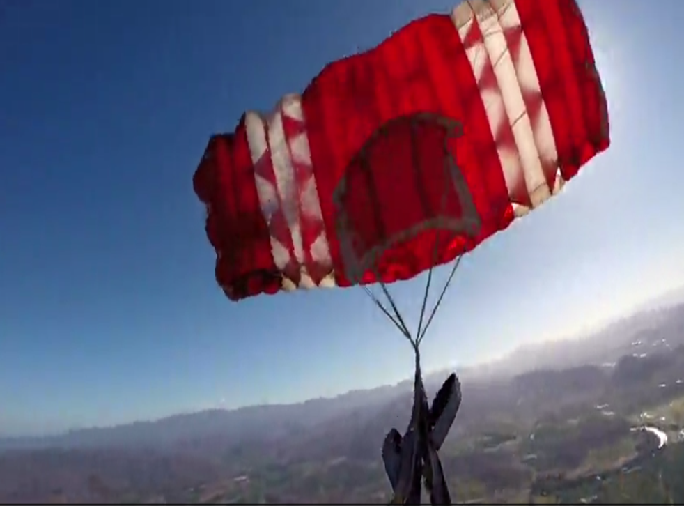 Video shows terrifying moment skydiver has to cut parachute loose in